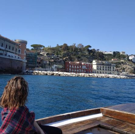Tour in barca con il diavolo di Mergellina